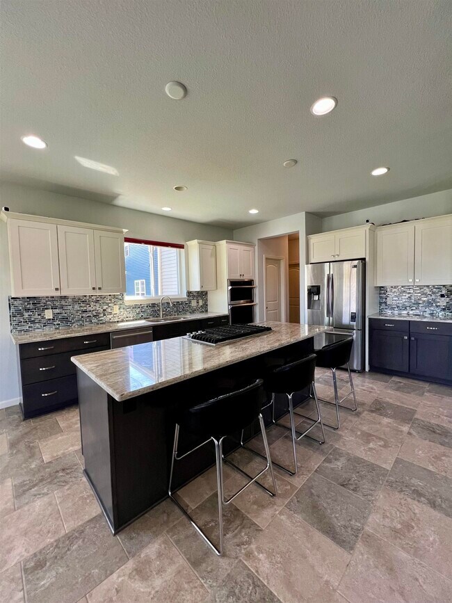 Building Photo - 369 Bella Way