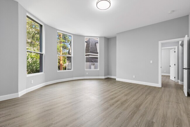 Building Photo - 222 Primrose Ave