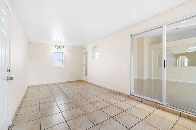 Building Photo - Spacious 3BR Home with Tile Floors & Spa-Like Primary Suite – Marion Oaks