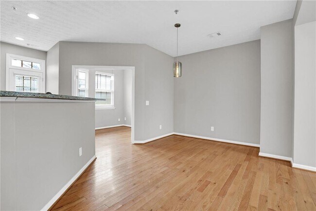 Building Photo - 241 Village Square Dr