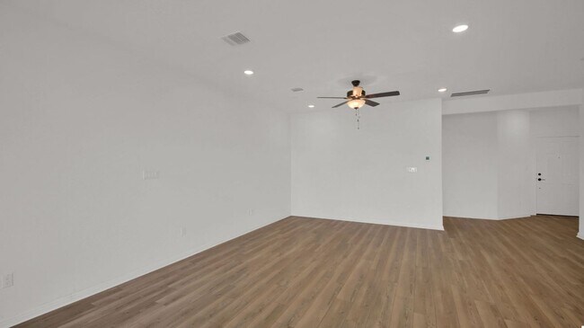 Building Photo - 2725 Woodall Dr