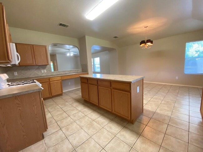 Building Photo - 132 Dove Song Dr