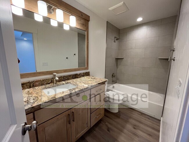 Building Photo - 3698 United Cir