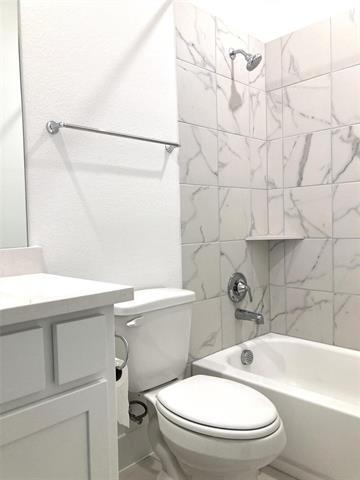 Building Photo - 1704 Hydrangea Ln