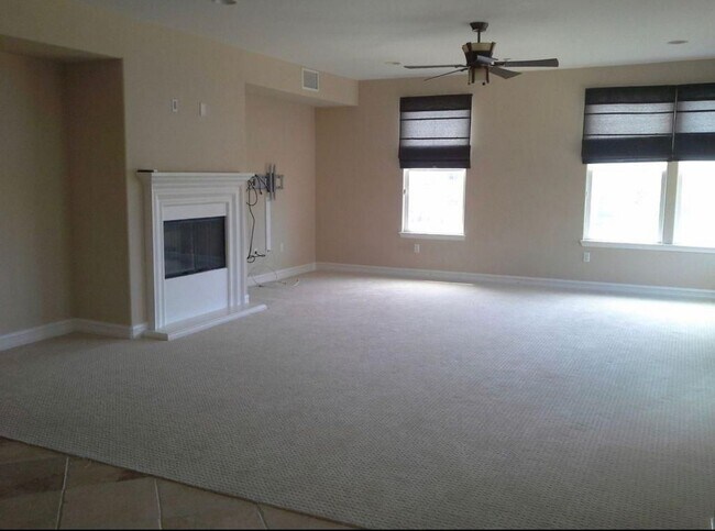 Building Photo - Seabridge Oxnard - 3 bedroom, 2 bath condo...