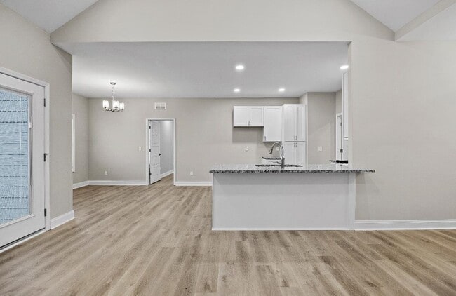Building Photo - 1112 Andover Dr