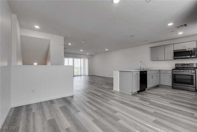 Building Photo - 3800 Enchanted Sky St