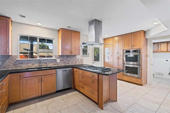 Building Photo - 1801 Broken Shoe Cove