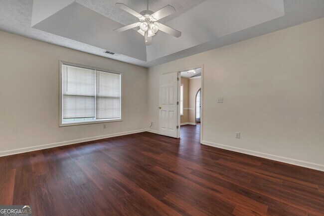 Building Photo - 1510 Twin Manor Dr