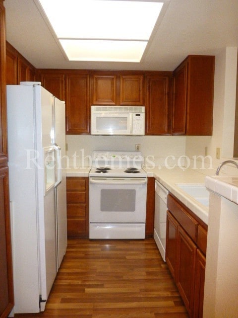 Building Photo - Mission Valley, 2220 Camino De La Reina #213 - Great Location Close to All!