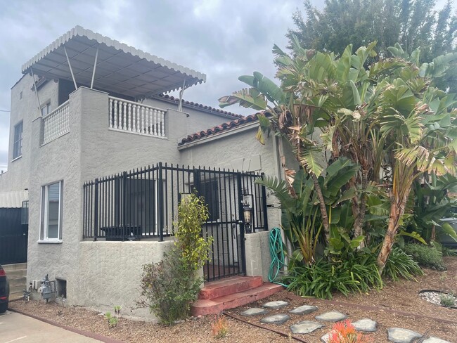 Building Photo - Classic Spanish! Los Feliz 2 BED HOME FOR ...