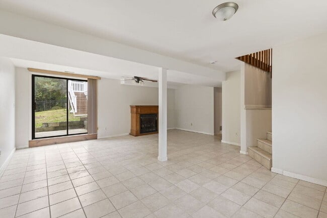 Building Photo - 4 Dewberry Way