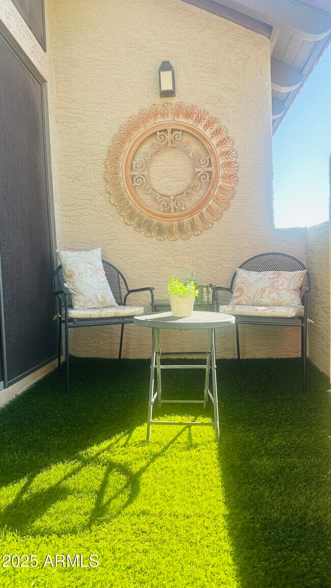 Building Photo - 10017 E Mountain View Rd