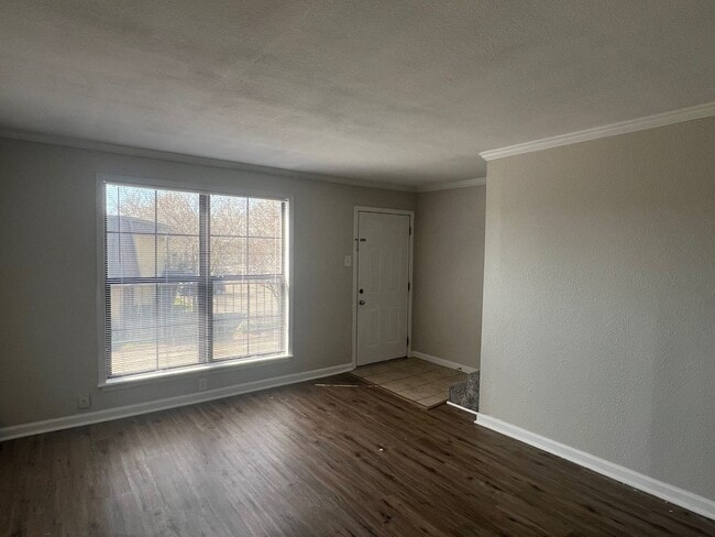 Building Photo - 10286 W Winston Ave