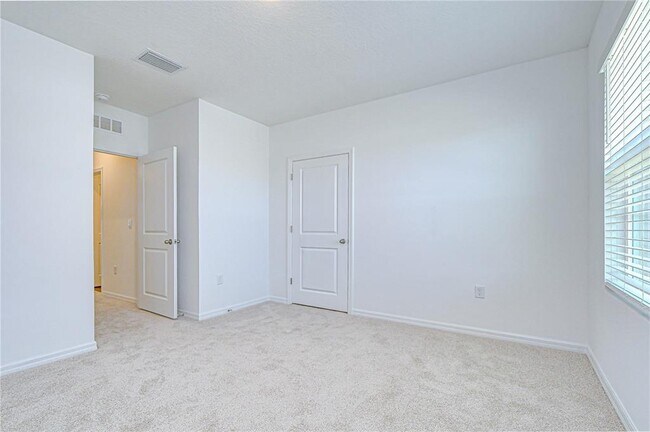 Building Photo - 32463 Weathered Oak Dr