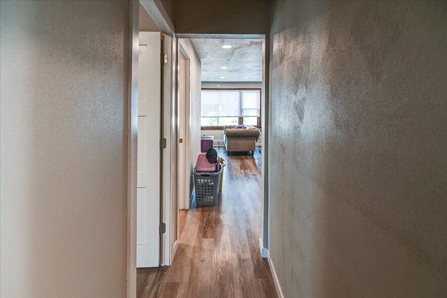 Building Photo - 205 S Fair Oaks Ave