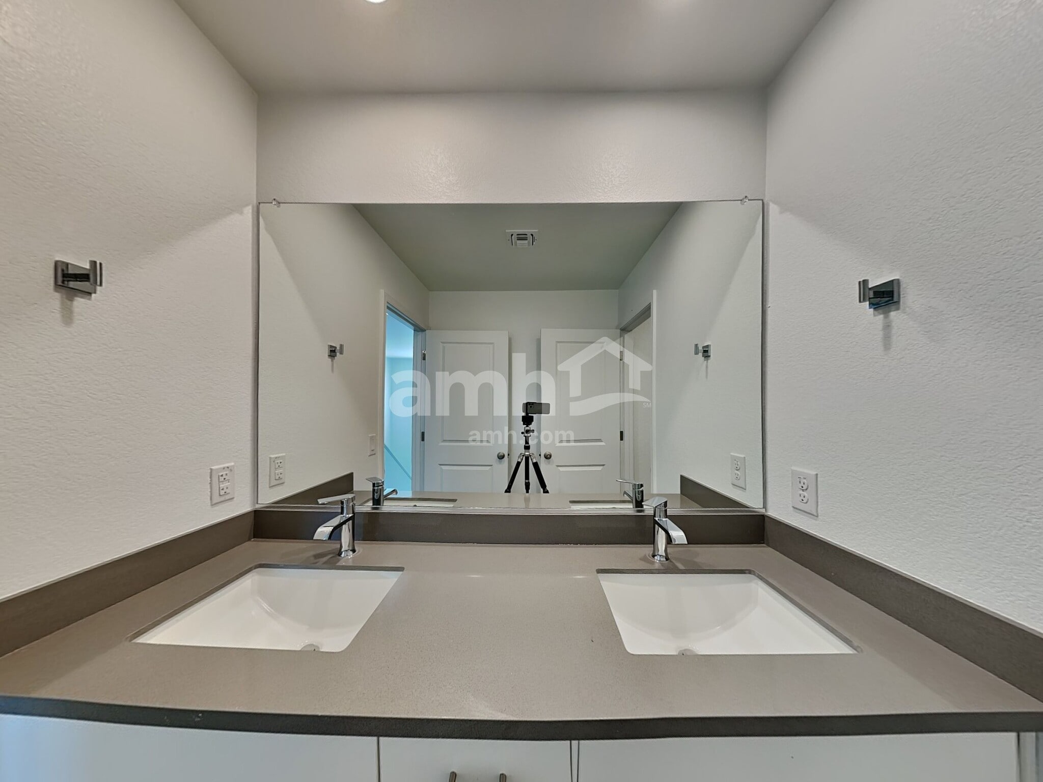 Building Photo - 8815 N 171st Dr