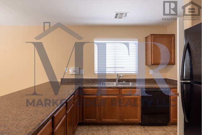 Building Photo - 4Bed/3Bath Home in Maricopa! $1599 MOVE-IN...