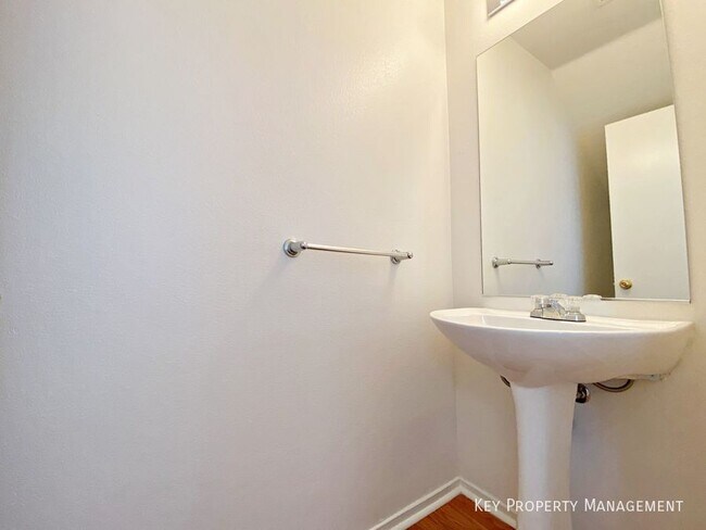 Building Photo - 198 Chadwell Ct