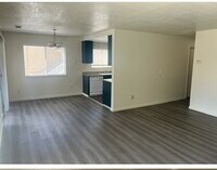 Building Photo - 455 Cherry Ln