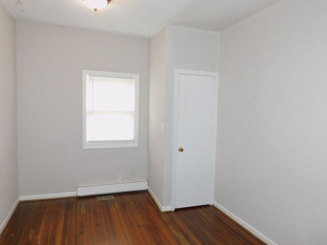 Building Photo - 1008 Cranbrook St