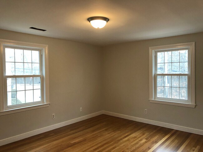 Building Photo - 288 Lagrange St