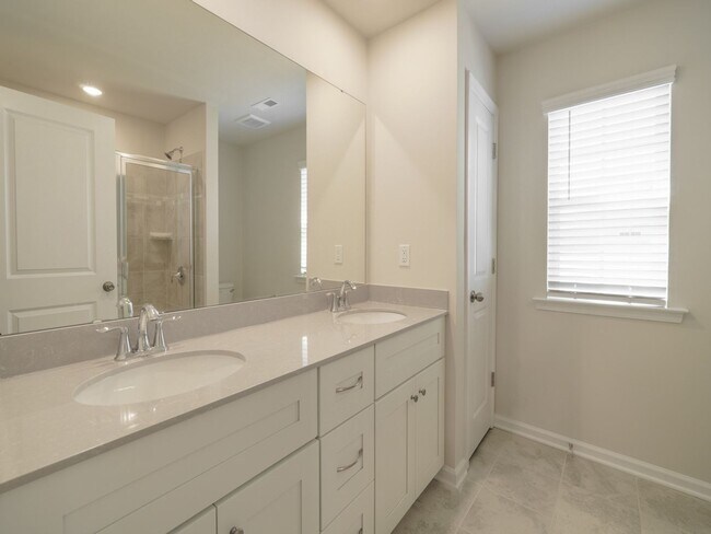 Building Photo - 1 Year Old New Home With 3 Bedroom 2.5 bat...