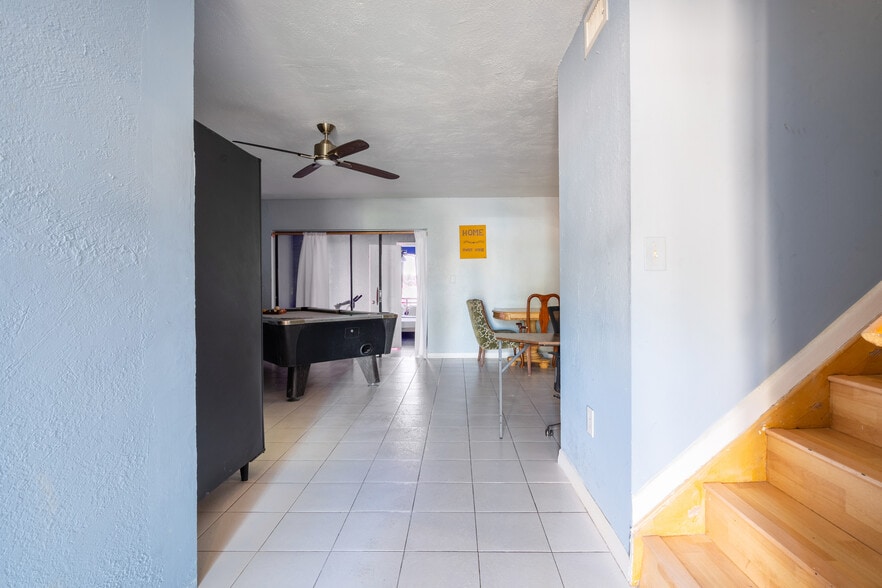 Building Photo - 1062 SW 135th Pl