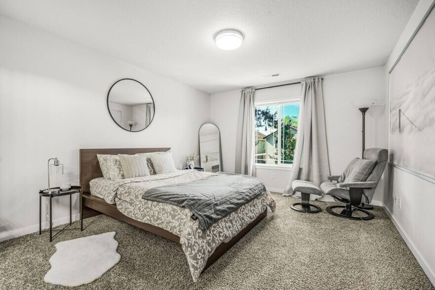 Building Photo - 2702 E 33rd St