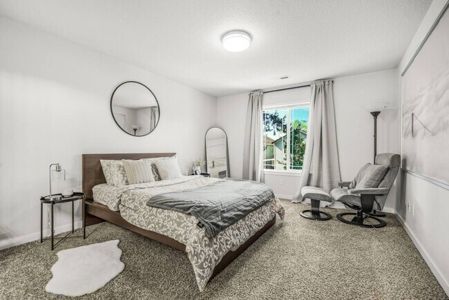 Building Photo - 2702 E 33rd St