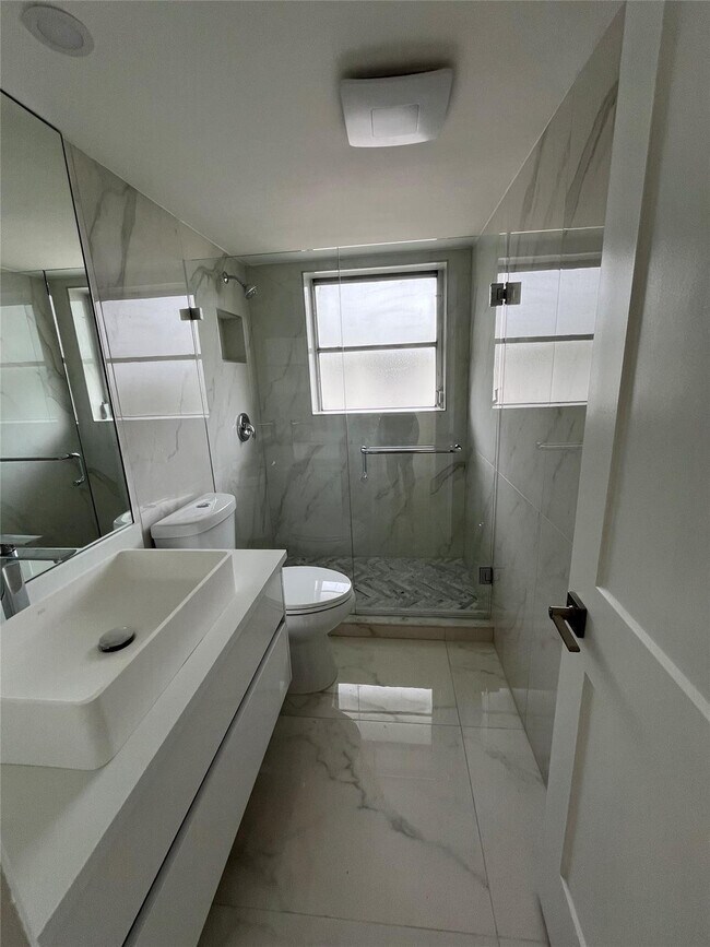 Building Photo - 3150 N Course Ln