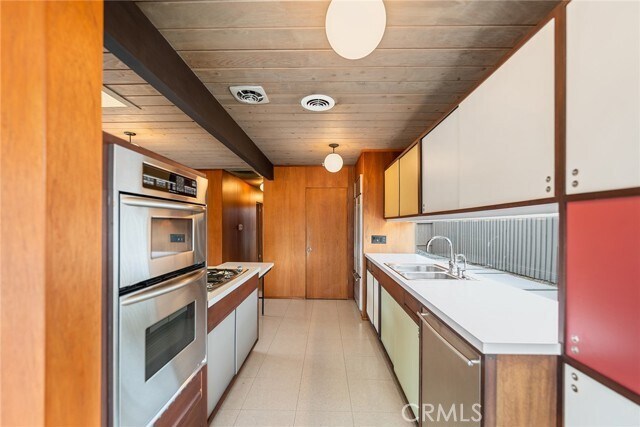 Building Photo - 5112 E Valencia Dr