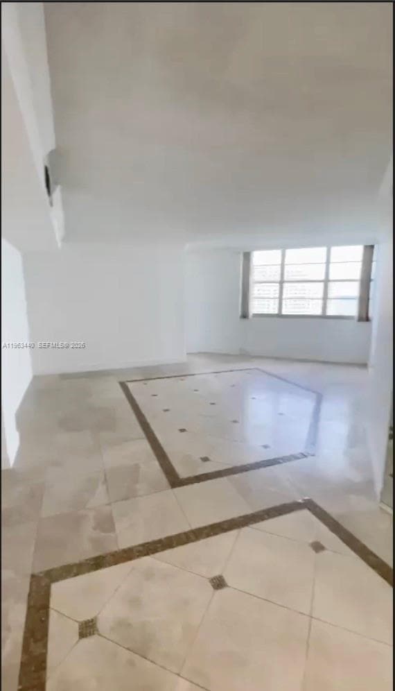 Building Photo - 801 Brickell Bay Dr