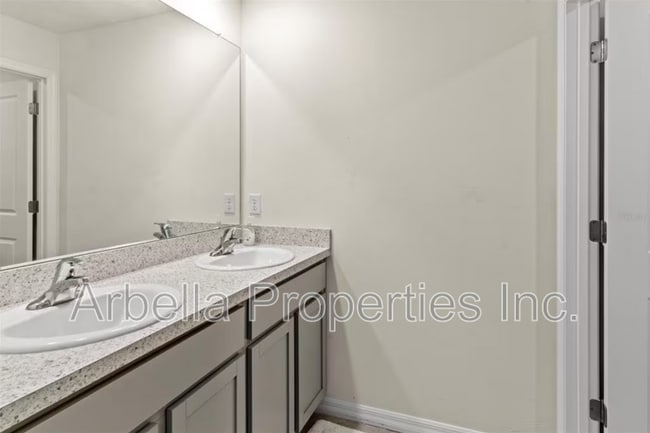 Building Photo - 12262 Kingsley Trl