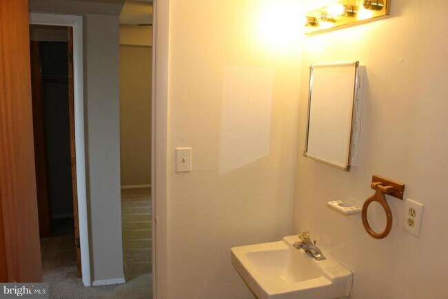 Building Photo - 7497 Princess Carol Ct