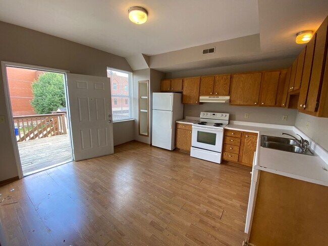 Building Photo - Sold to GW2 11/01/25 W Norwich Ave 32-34 TNR