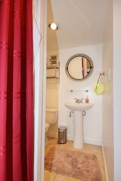 Building Photo - 39 Locust St