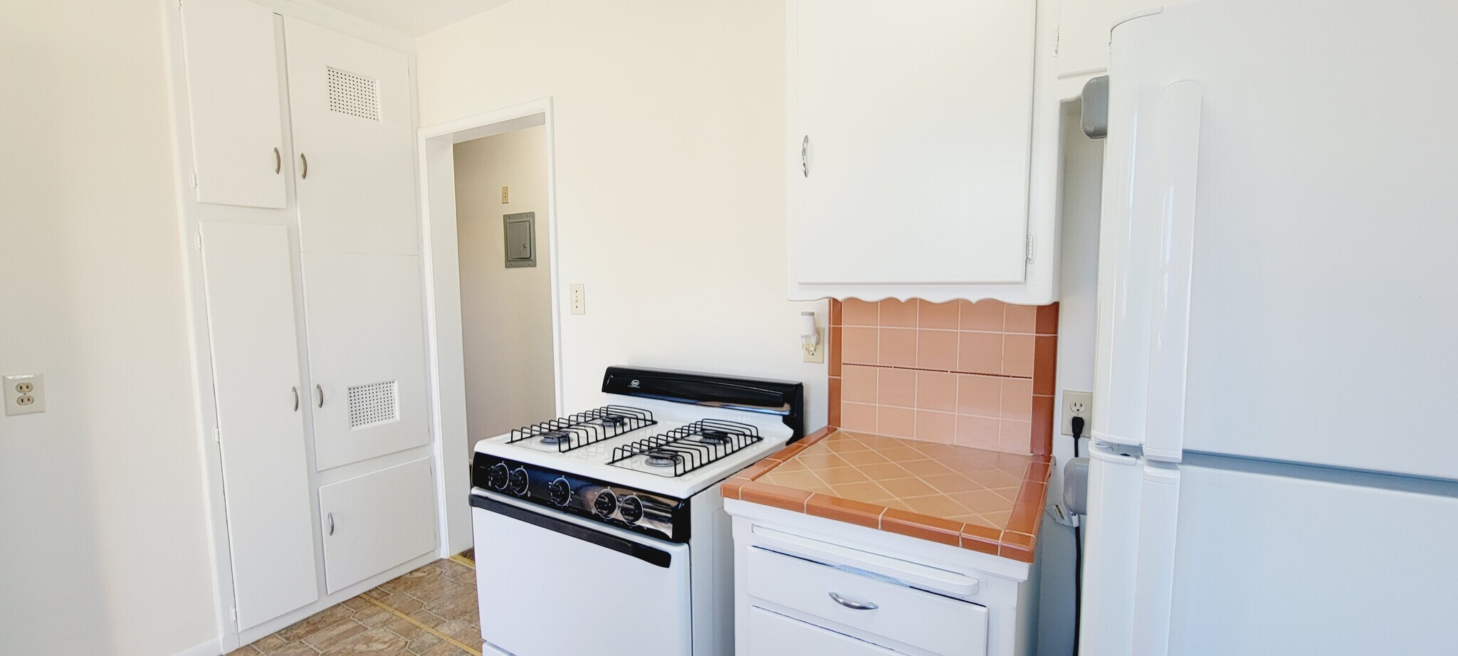 Building Photo - 16911 Glenetta Way