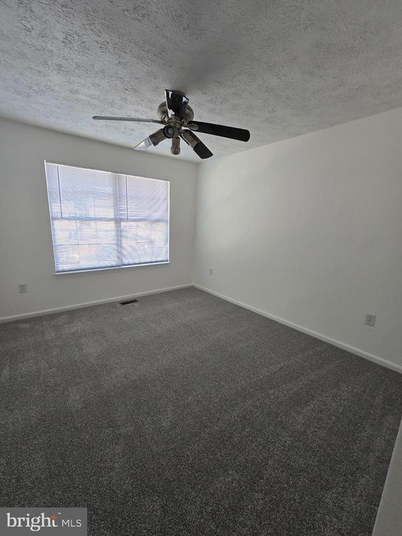 Building Photo - 6062 Red Squirrel Pl