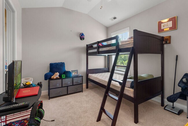 Building Photo - 209 Admiral Ct