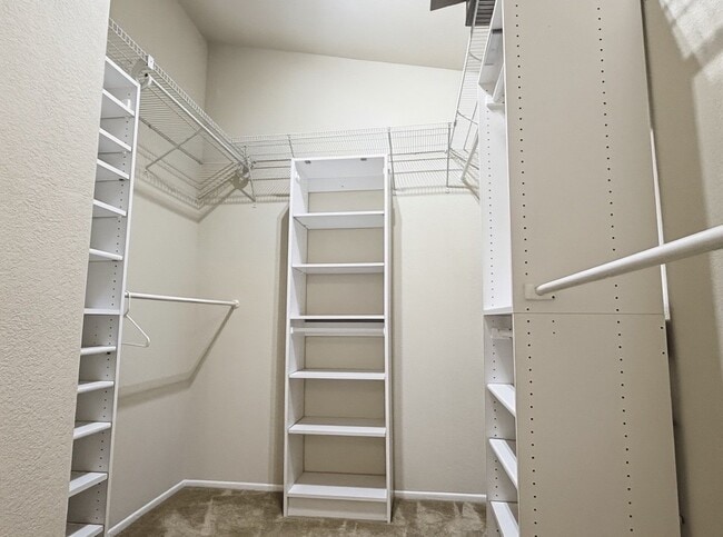 Building Photo - 10665 Cherry Hills Dr