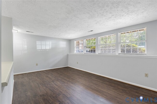 Building Photo - 7604 Roscommon Ct
