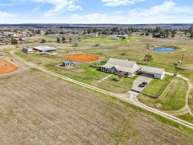 Building Photo - 140 Youngs Prairie Rd
