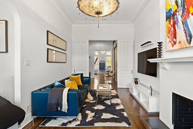 Building Photo - 937 Washington St