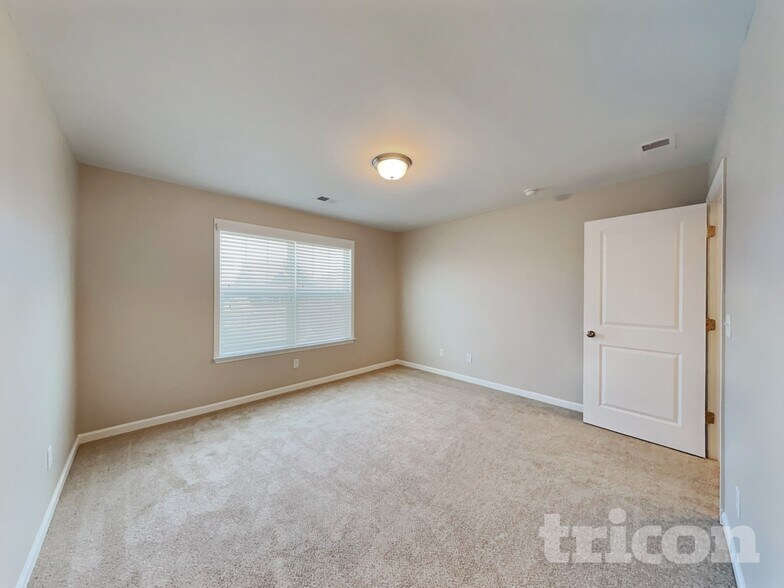 Building Photo - 158 Eventine Way