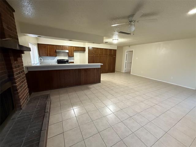 Building Photo - 5005 Galaxie Rd