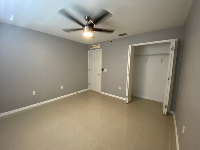 Building Photo - Vero Beach / Sebastian 3/2