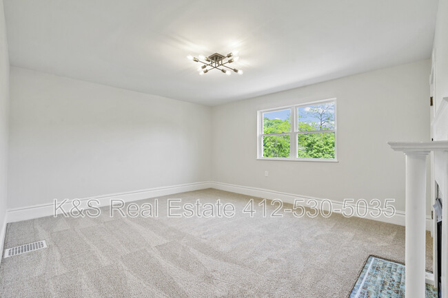 Building Photo - 2723 Kingwood St