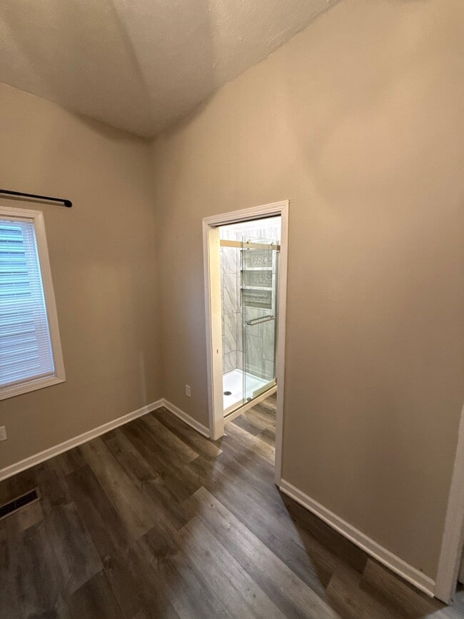 Building Photo - 440 Terrace Ave