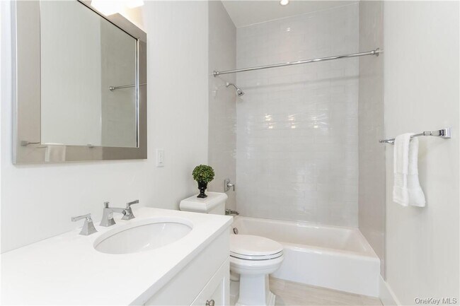 Building Photo - 108 Mamaroneck Ave